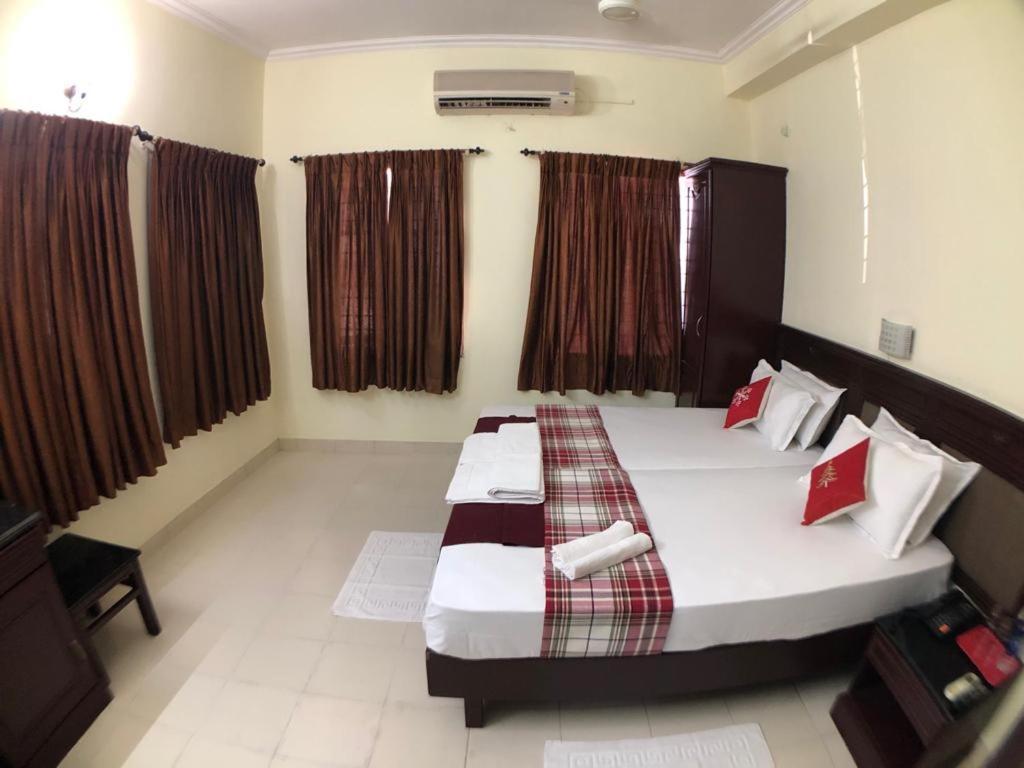 Hotel Mjm Plaza Kochi Zewnętrze zdjęcie