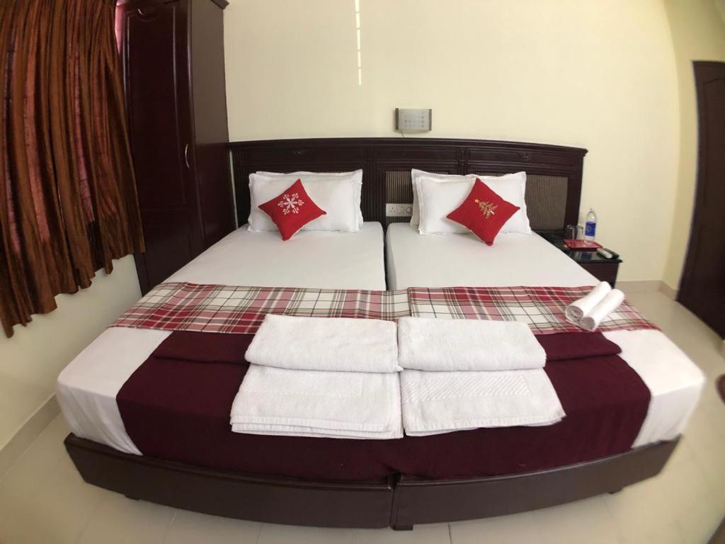 Hotel Mjm Plaza Kochi Zewnętrze zdjęcie